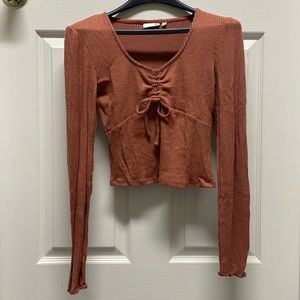 Juniors' SO® Cozy Cinch Front Top